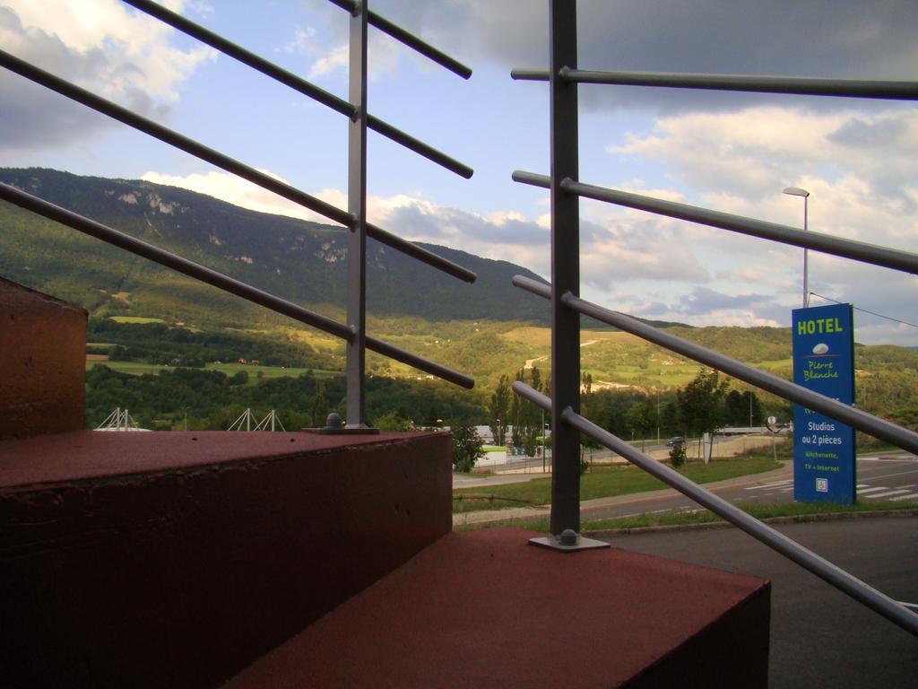 Hotel Pierre Blanche Chatillon-en-Michaille 部屋 写真