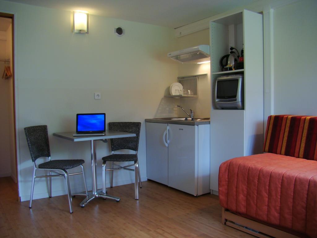 Hotel Pierre Blanche Chatillon-en-Michaille エクステリア 写真