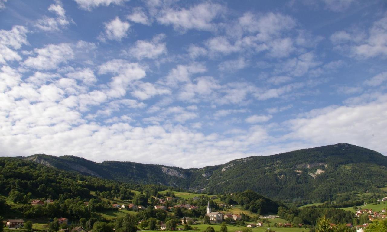 Hotel Pierre Blanche Chatillon-en-Michaille エクステリア 写真